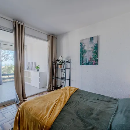 Les Cyclades-1 By Interhome Daire